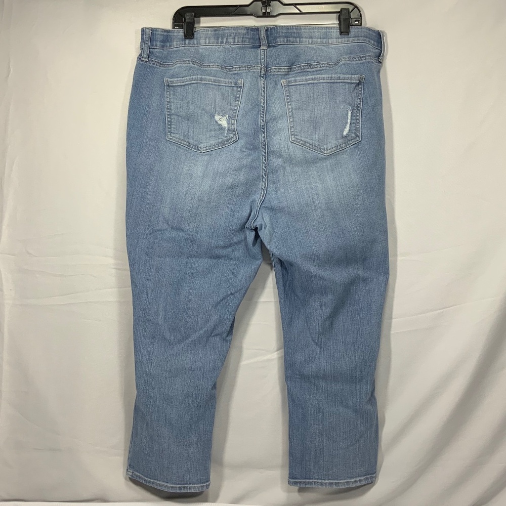 Torrid Crop Sky High Skinny Premium - SZ 18 - Picture 3 of 13